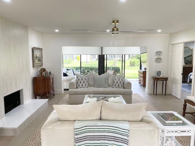 Residence photo 3
