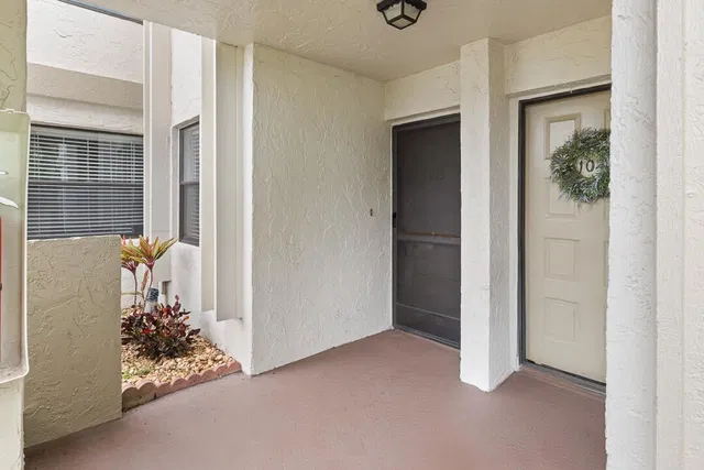 Eastpointe Country Club Unit 103 photo 3