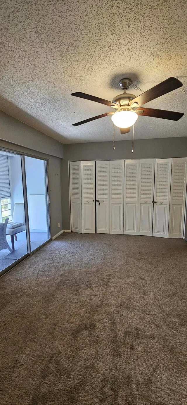 Unit 198 photo 9