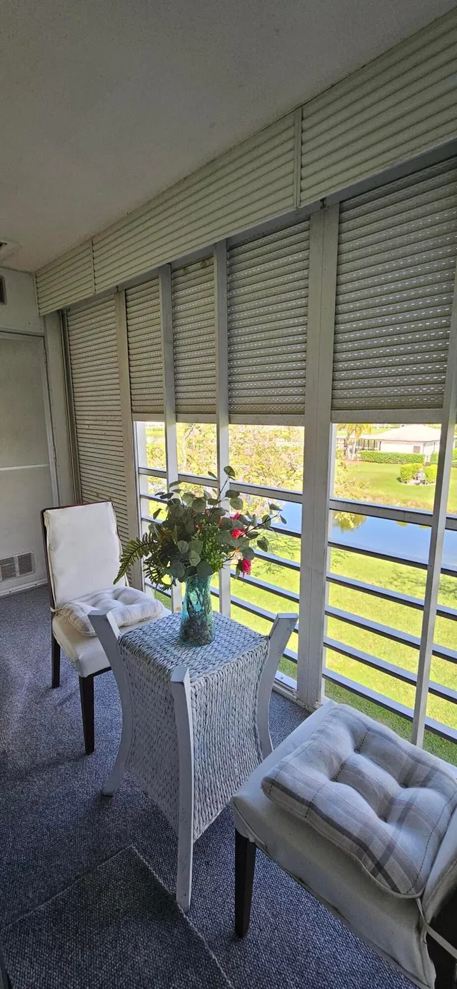 Unit 198 photo 16