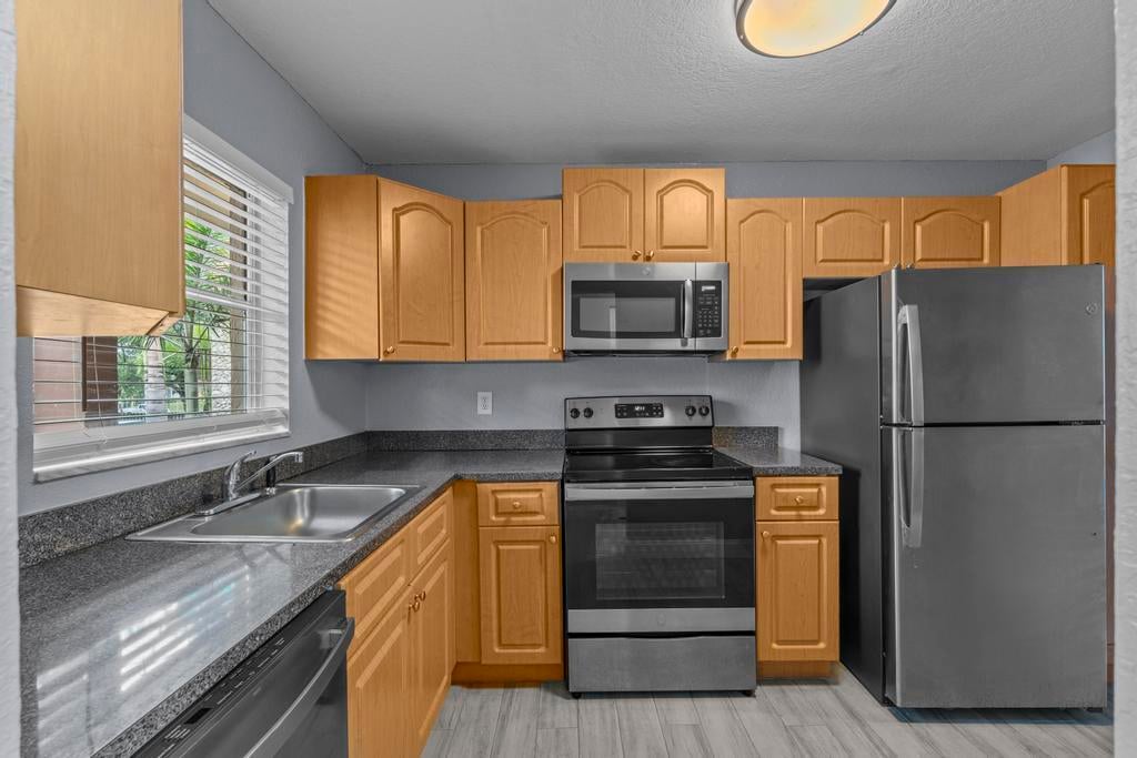 Unit 205 photo 4