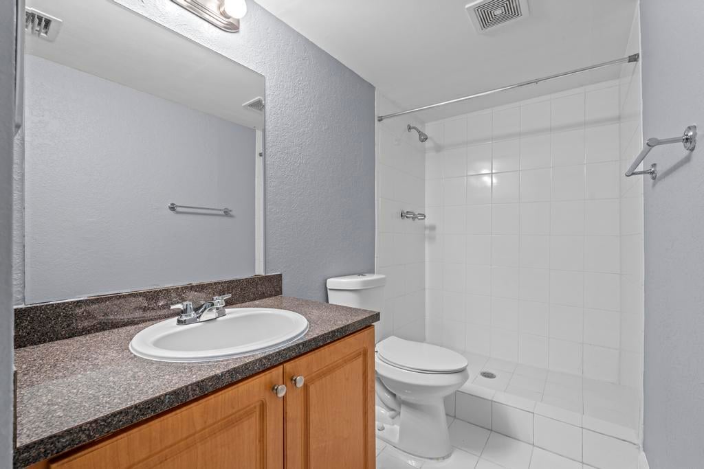 Unit 205 photo 8