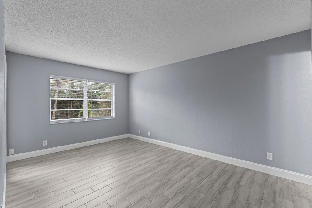 Unit 205 photo 10