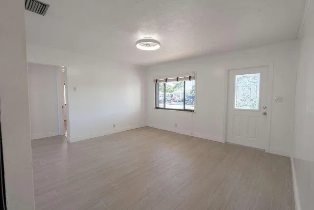 Residence photo 5