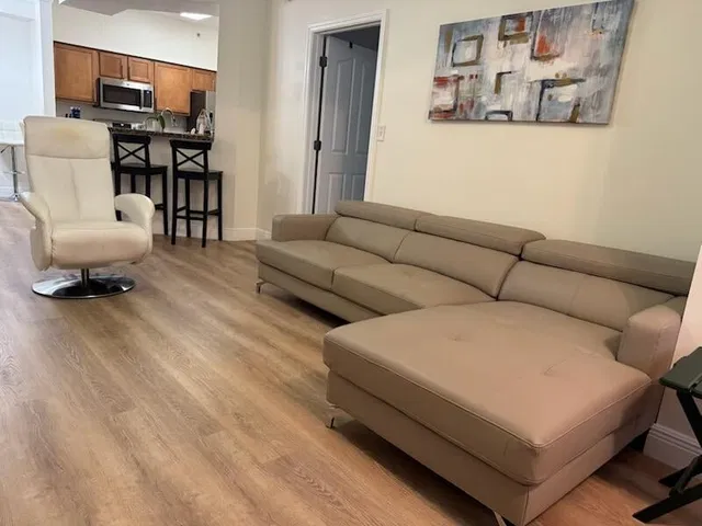 Unit 5203 photo 3