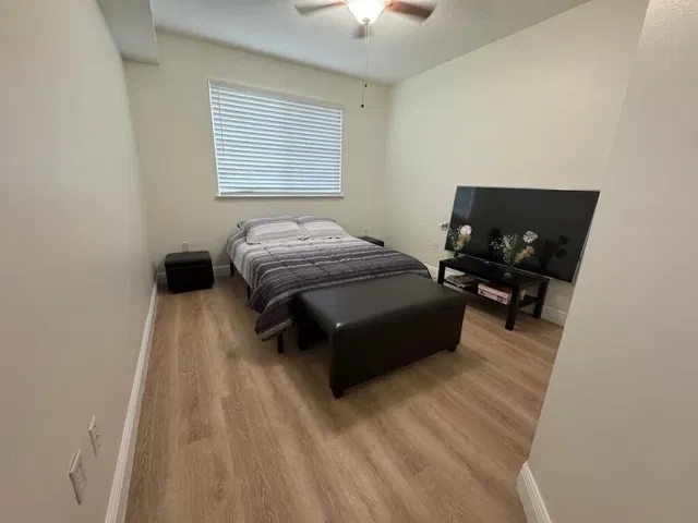 Unit 5203 photo 5