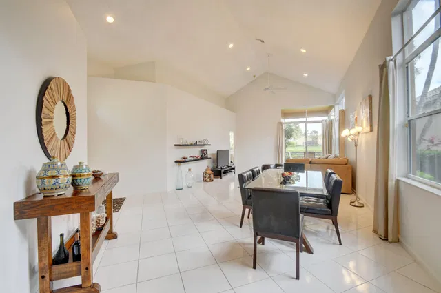 Residence photo 3