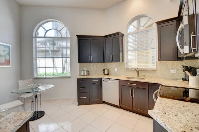 Residence photo 15