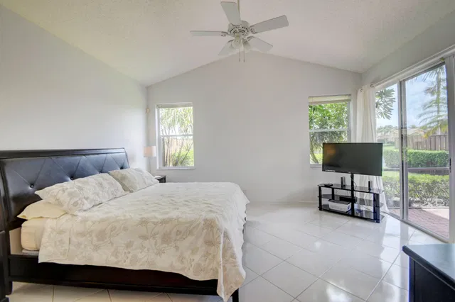Residence photo 16