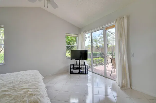 Residence photo 18