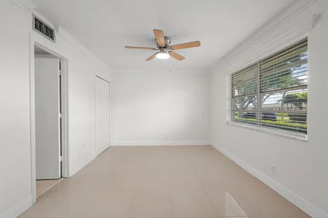 Residence photo 5