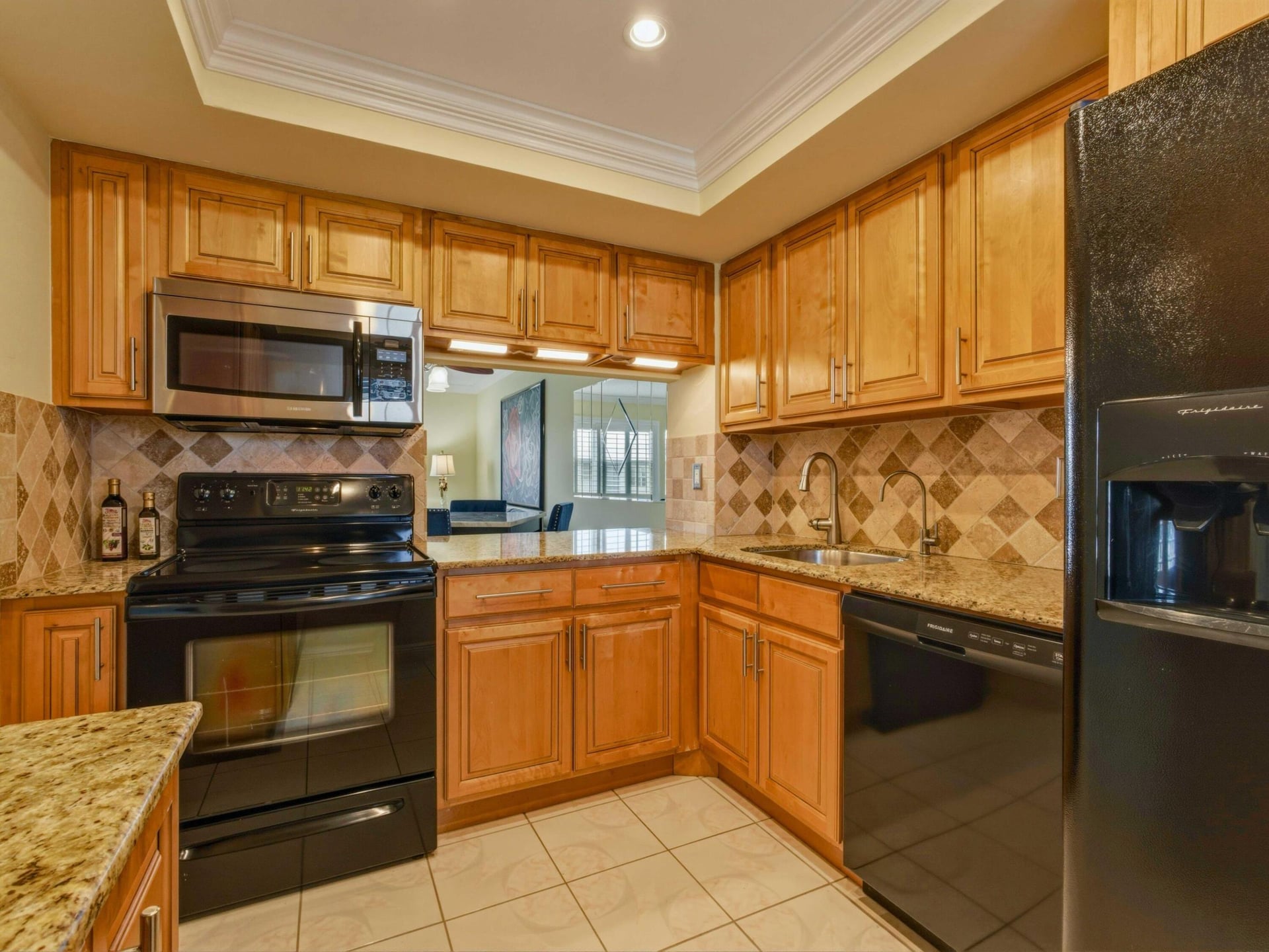 Unit 1136 photo 2