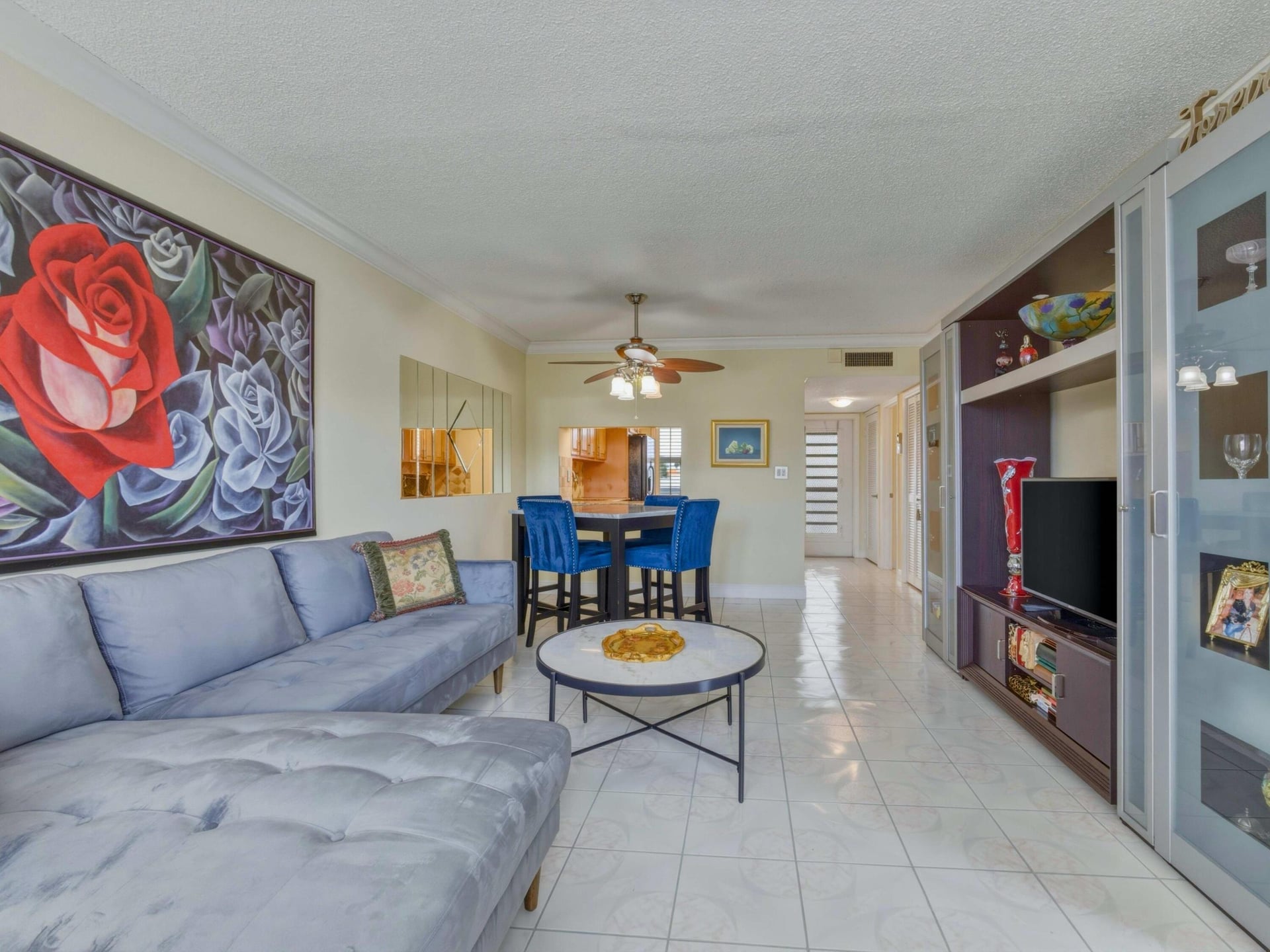 Unit 1136 photo 9
