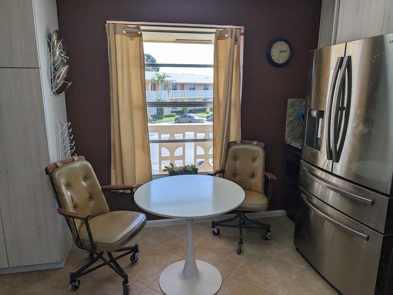Unit 204 photo 4