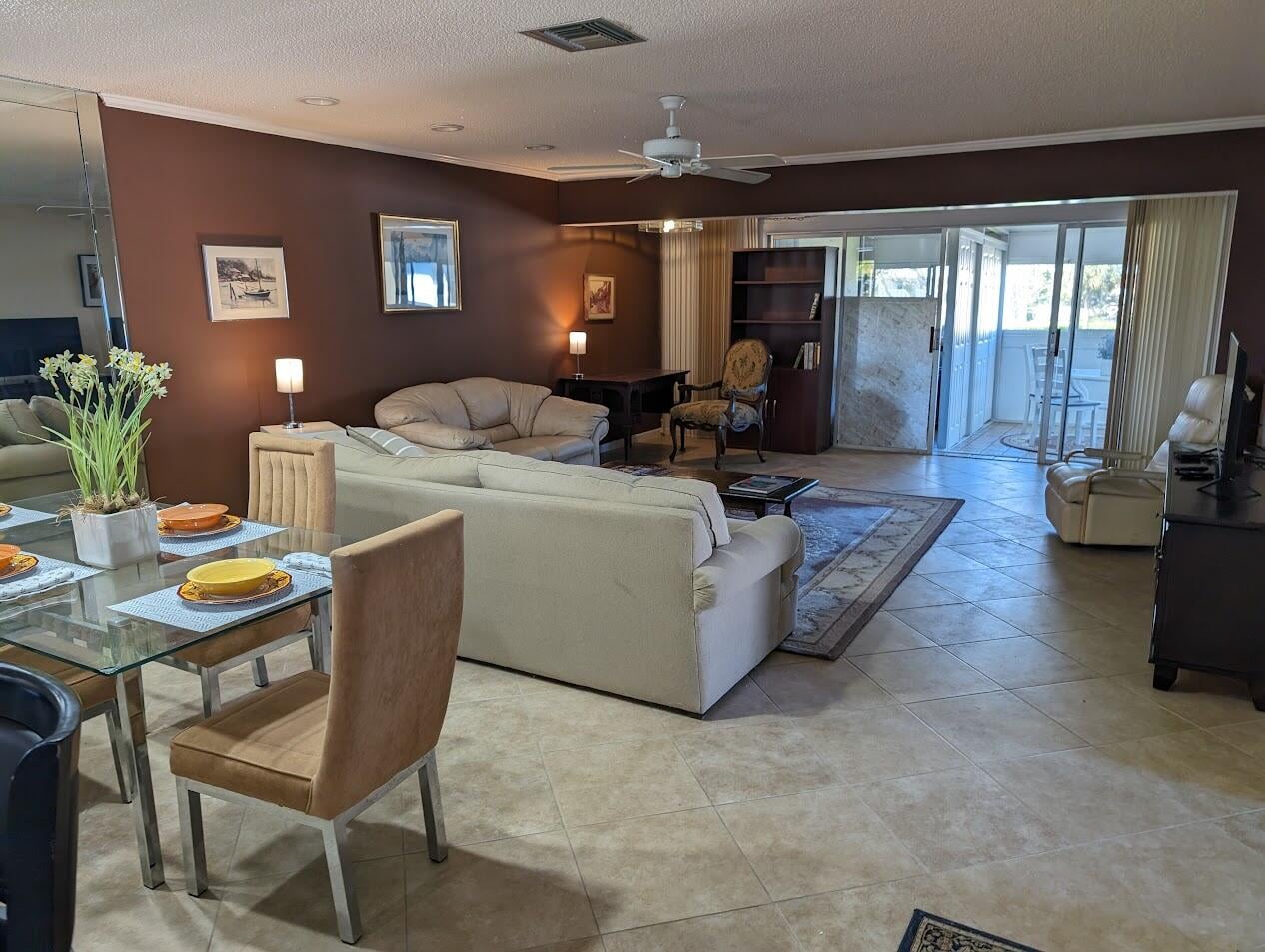 Unit 204 photo 6