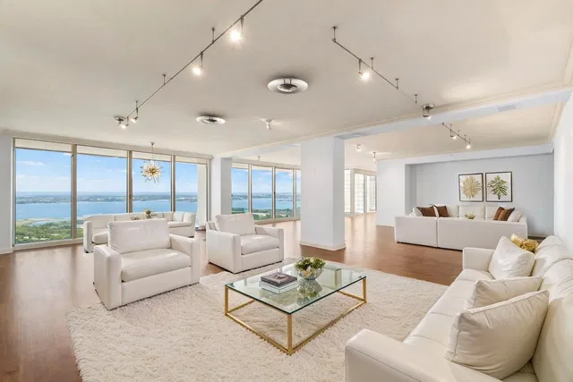 The Plaza of The Palm Beaches Unit 12 Gh photo 4