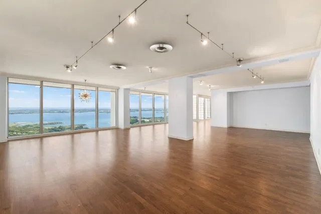 The Plaza of The Palm Beaches Unit 12 Gh photo 5