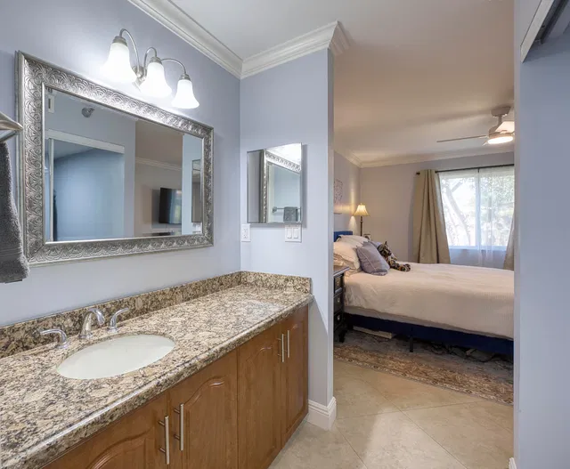 Unit Apt 101 photo 16