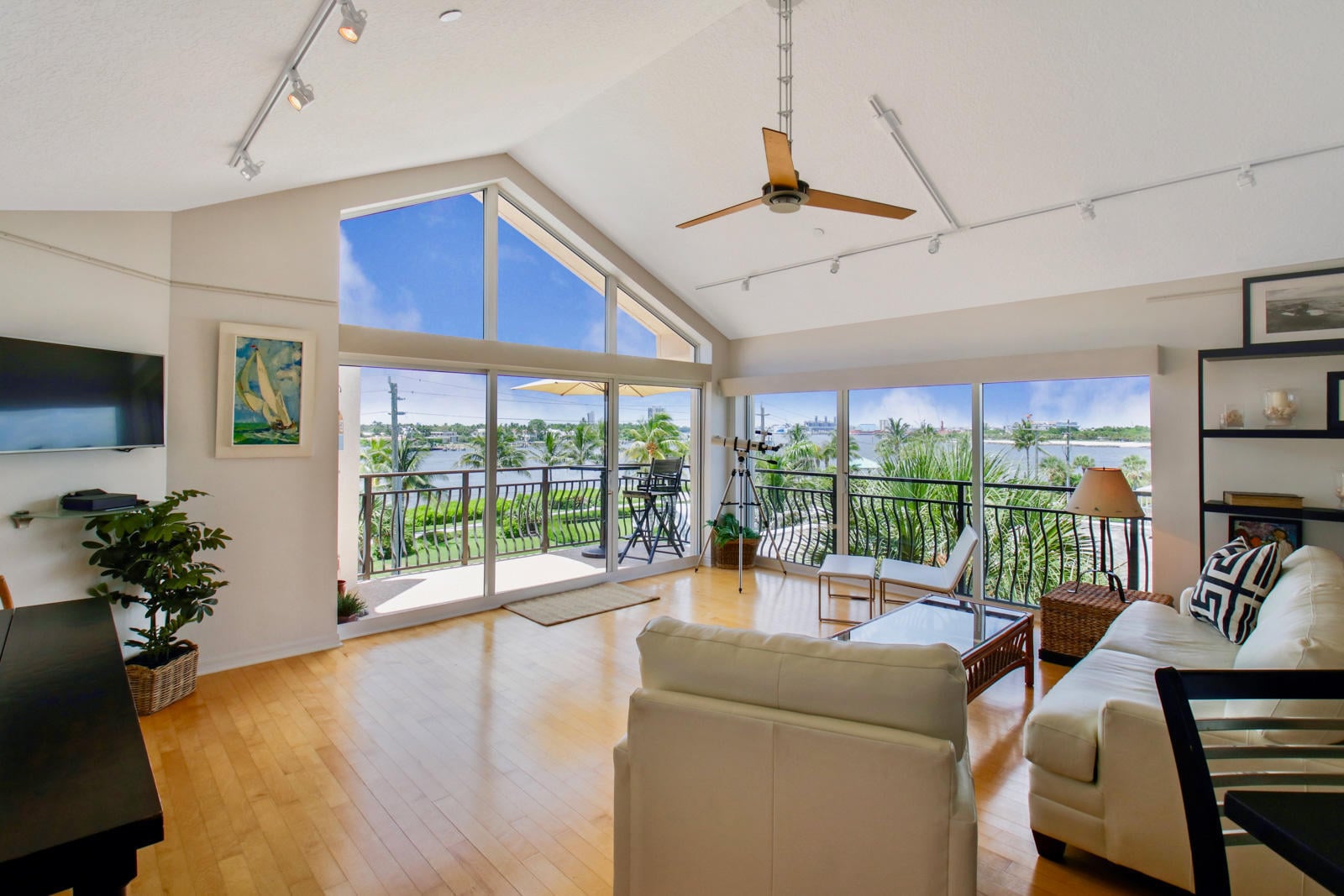 Singer Island Unit 303 photo 3