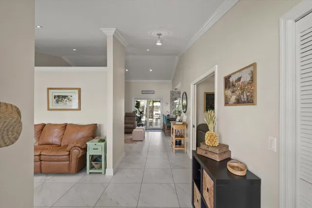  Residence photo 5