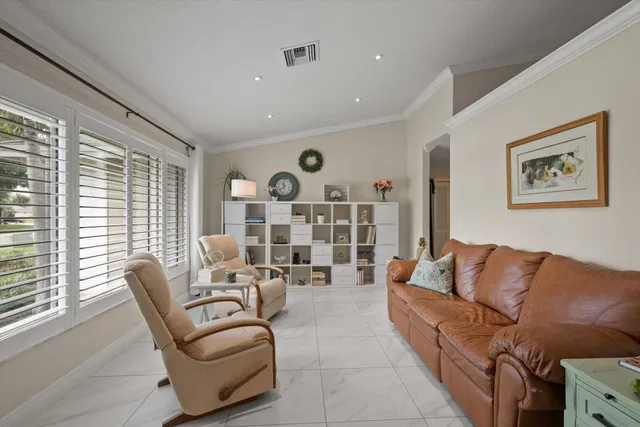  Residence photo 6