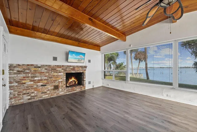  Residence photo 5
