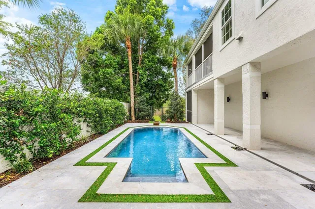 First Fairway Residence photo 2