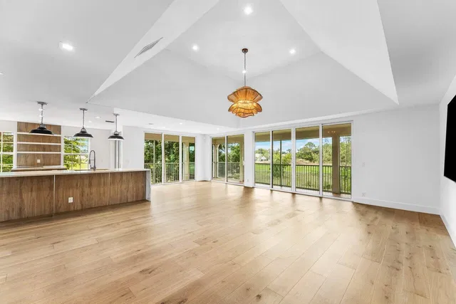 First Fairway Residence photo 9