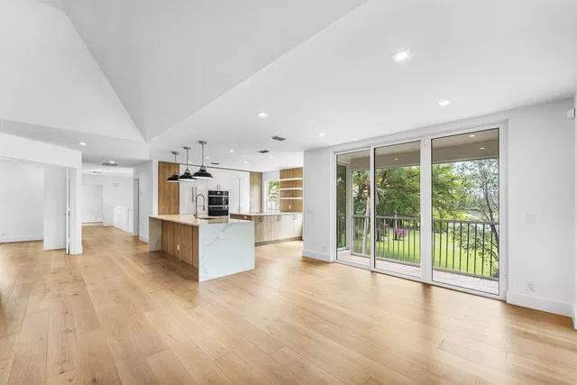 First Fairway Residence photo 10