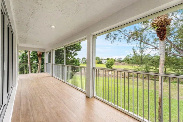 First Fairway Residence photo 15