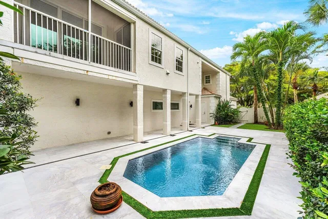 First Fairway Residence photo 28