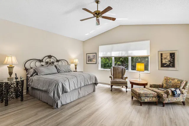 Residence photo 18