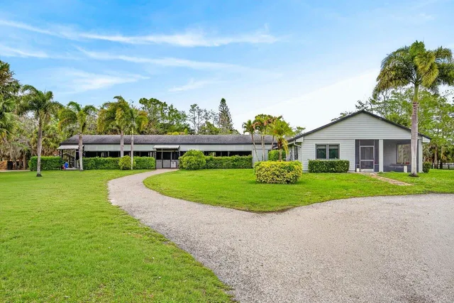 Residence photo 3