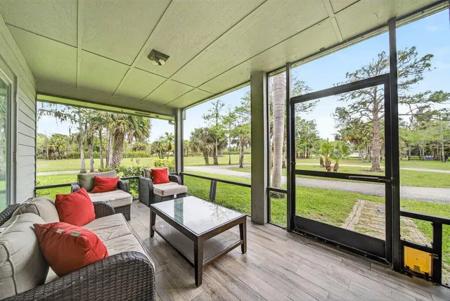 Residence photo 12