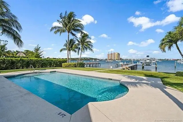 Singer Island Residence photo 18