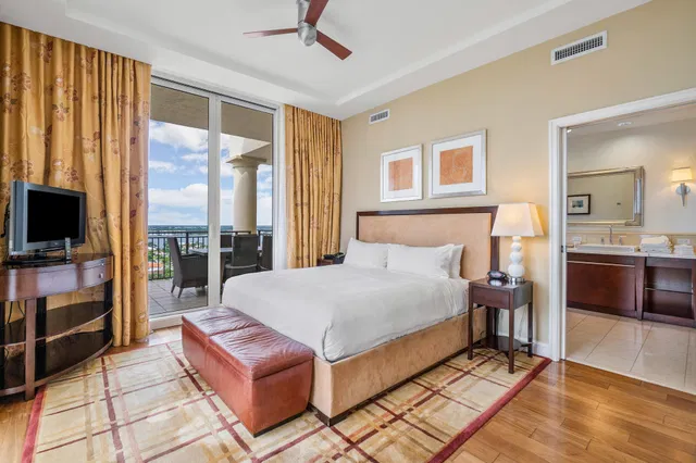 Renaissance on the Ocean Residence photo 14