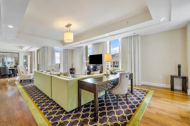 Renaissance on the Ocean Residence photo 21
