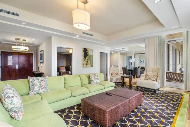 Renaissance on the Ocean Residence photo 22