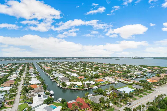Renaissance on the Ocean Residence photo 23