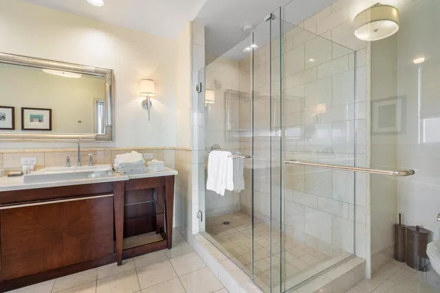 Renaissance on the Ocean Residence photo 28