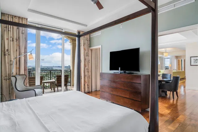 Renaissance on the Ocean Residence photo 33