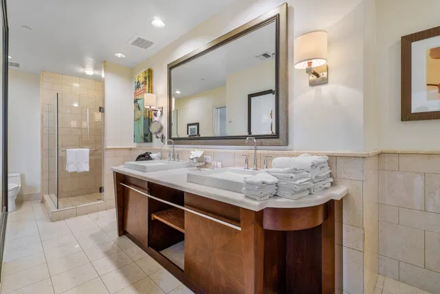 Renaissance on the Ocean Residence photo 35