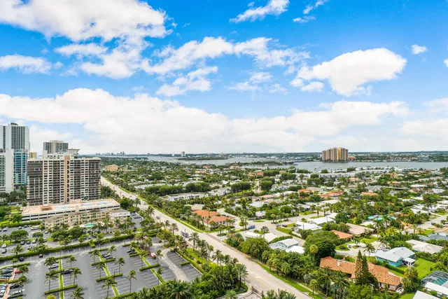 Renaissance on the Ocean Residence photo 38