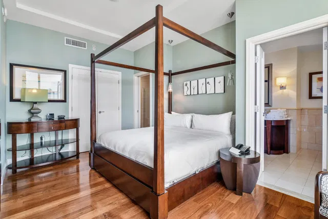 Renaissance on the Ocean Residence photo 46