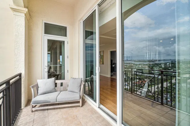 Renaissance on the Ocean Residence photo 49