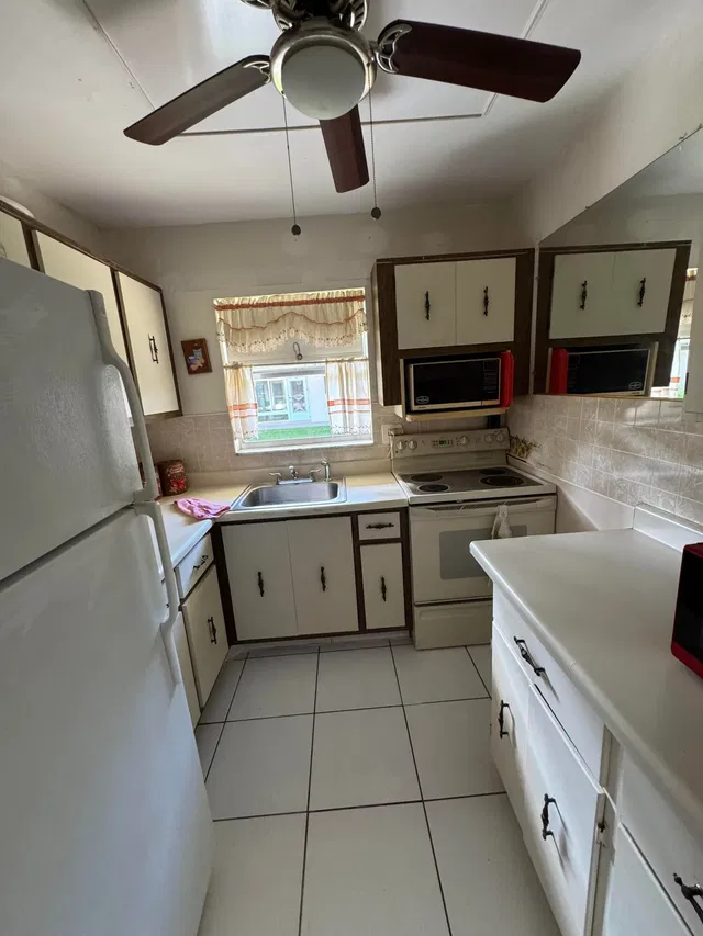 Unit D2 photo 10