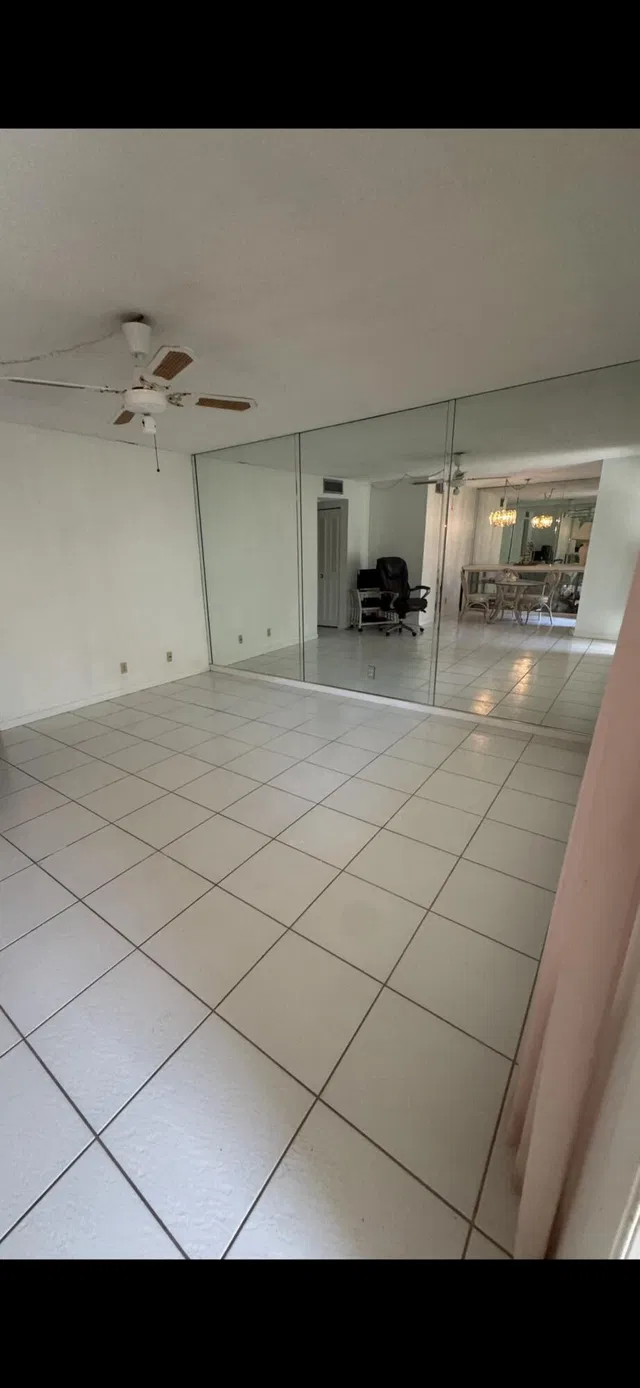 Unit D2 photo 11