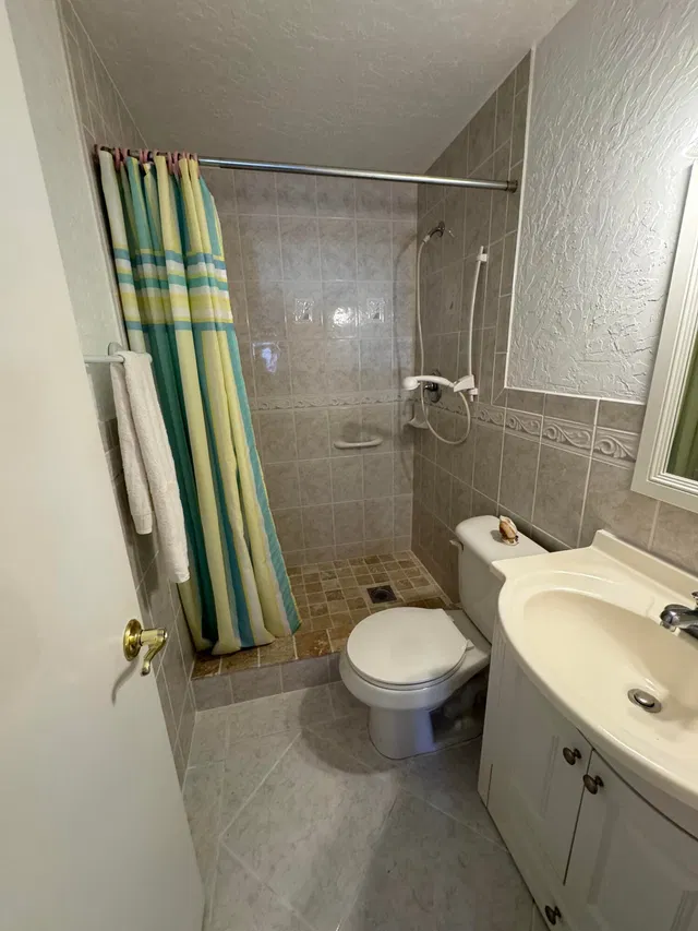 Unit D2 photo 15