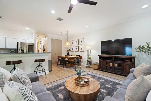 Residence photo 17