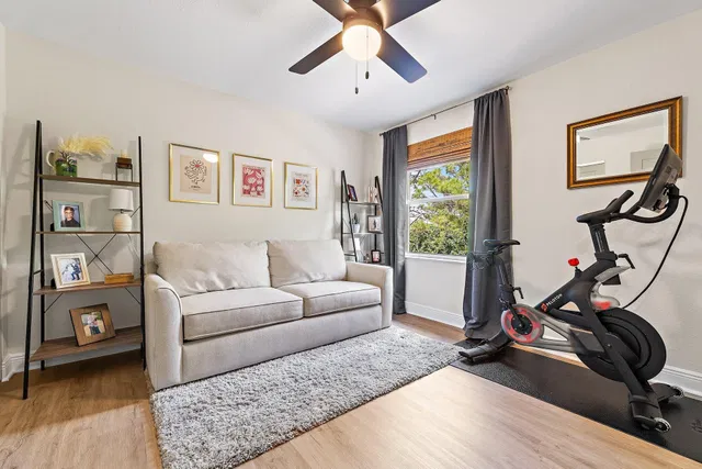 Residence photo 23